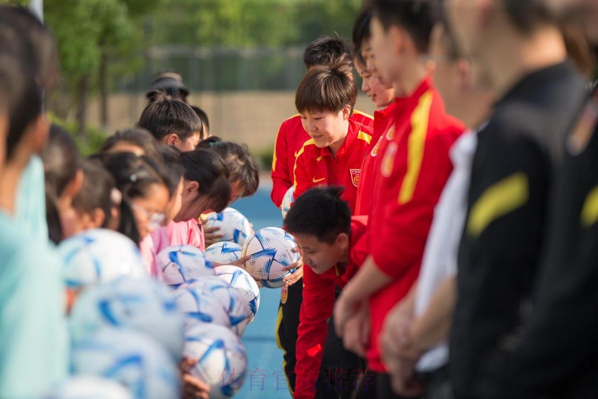 激情传递 梦想启航——亚足联-中国足协草根足球日活动走进运河小学 激情传递 梦想启航——亚足联-中国足协草根足球日活动走进运河小学